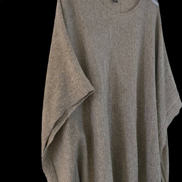 Black Label Cape Grey with Silver threads - Picture 3 of 8
